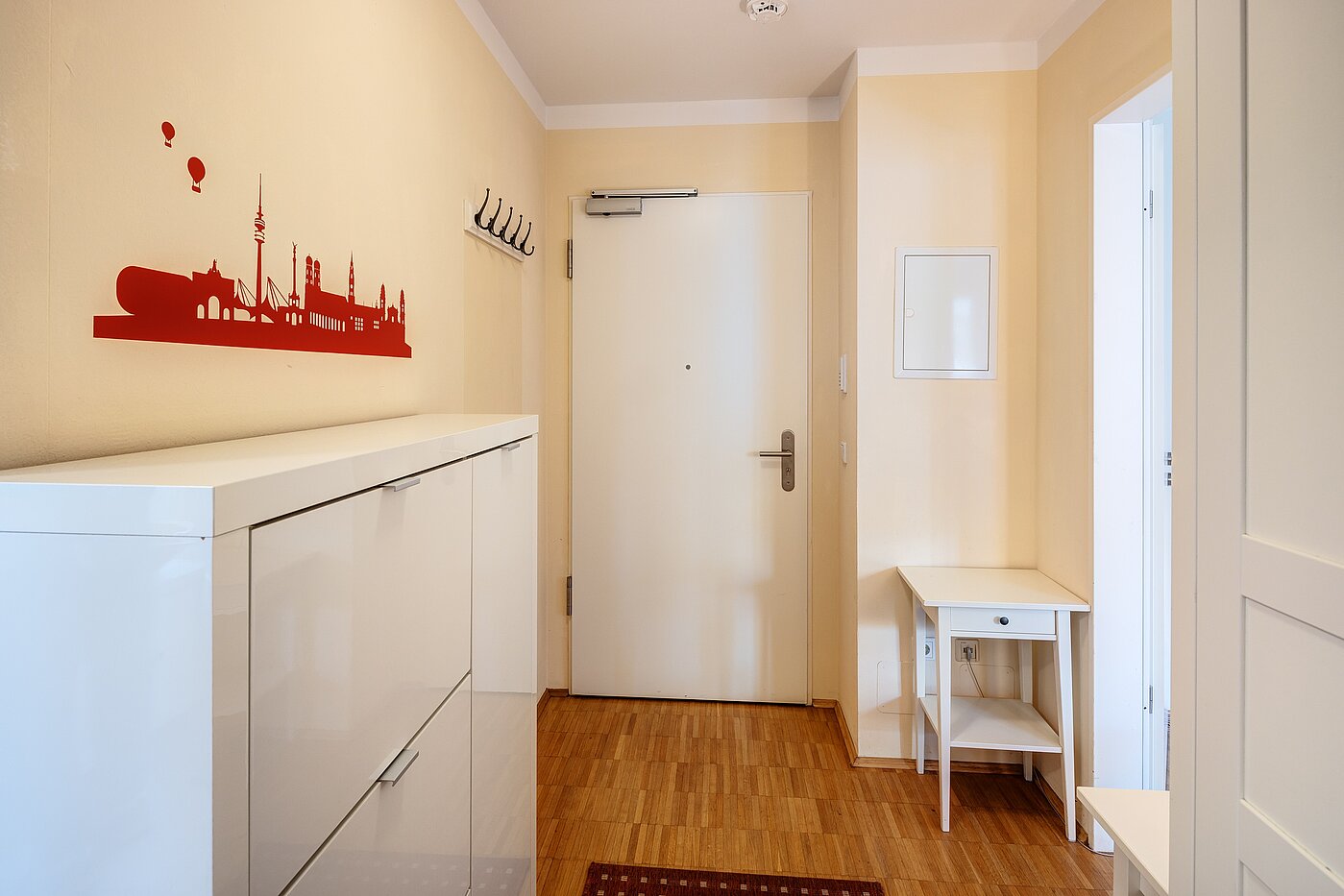 Квартира в многоэтажно доме с 2 комнатами | München-Schwabing | 703161 | Wohnungstür