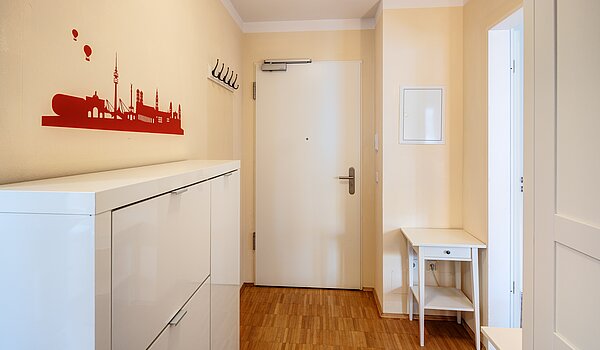 Квартира в многоэтажно доме с 2 комнатами | München-Schwabing | 703161 | Wohnungstür