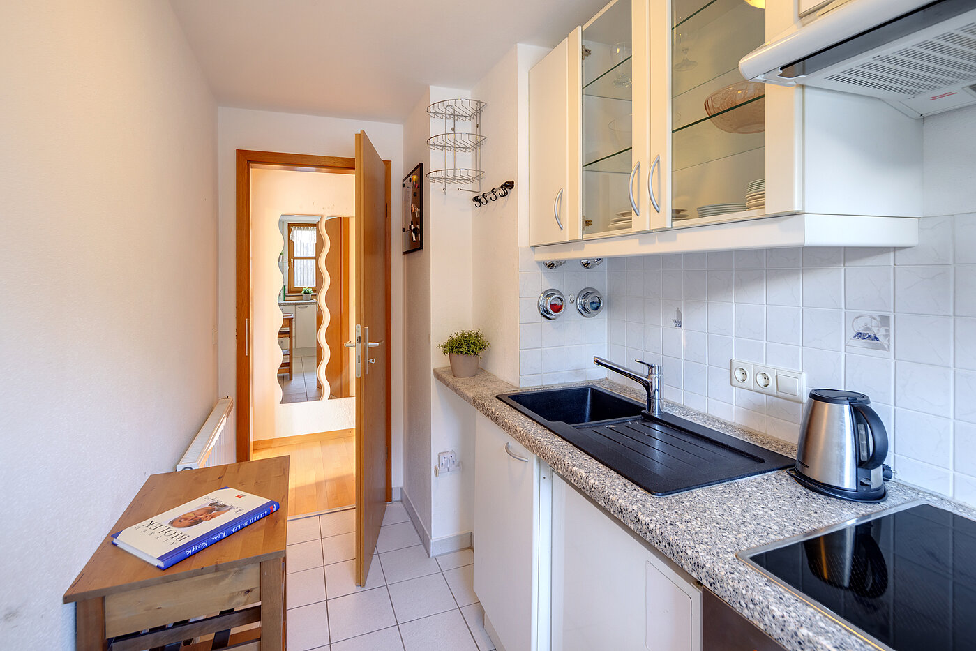 Квартира в многоэтажно доме с 2 комнатами | München-Trudering | 70178 | Voll ausgestattet