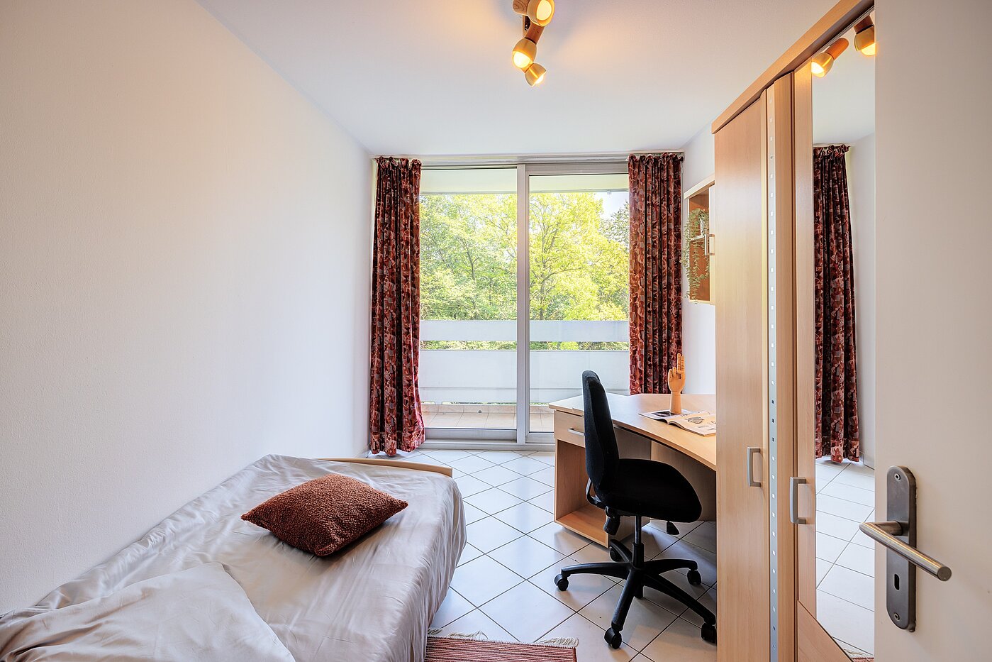 Квартира в многоэтажно доме с 3 комнатами | München-Bogenhausen | 70261 | Arbeitszimmer...