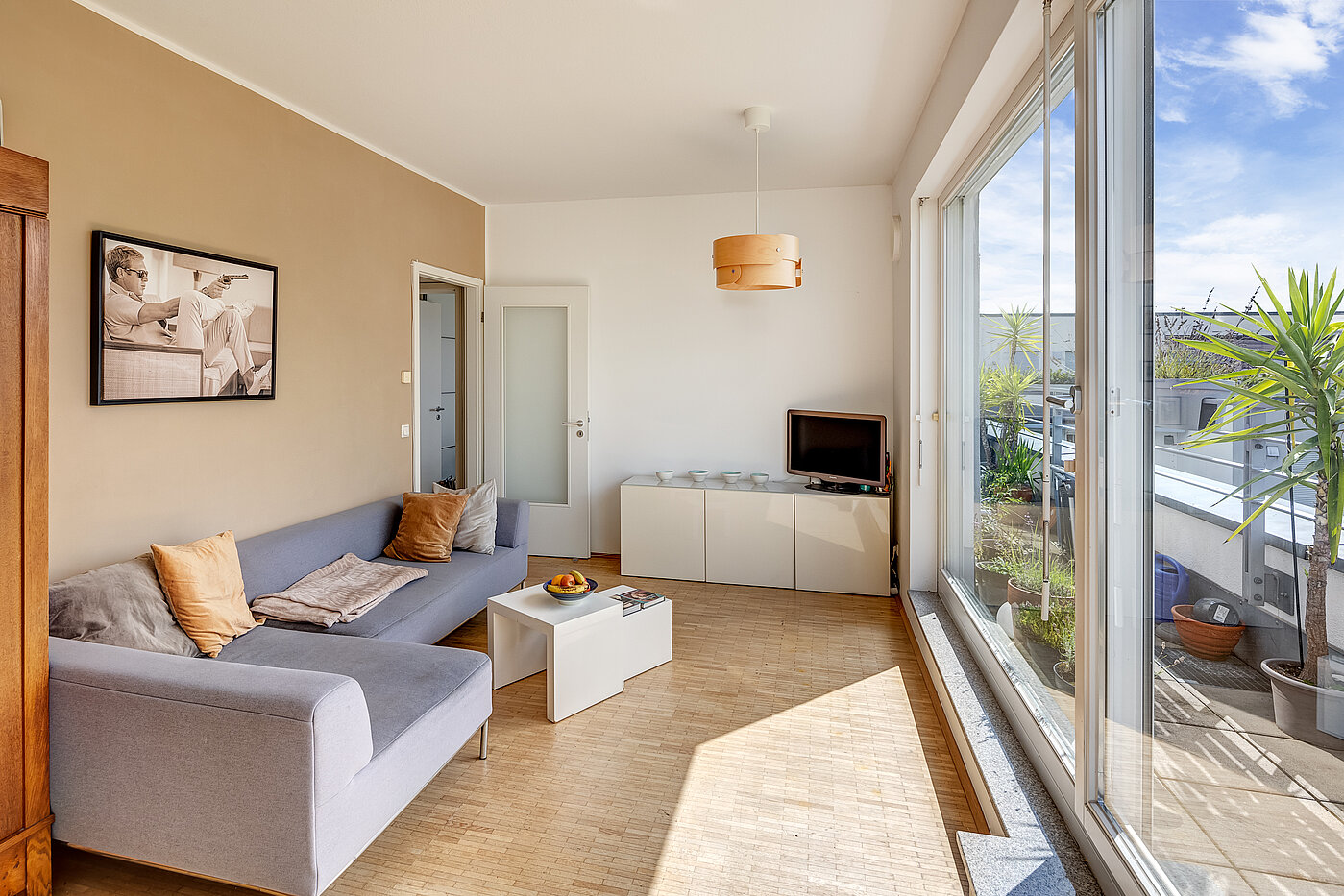 Квартира в многоэтажно доме с 2 комнатами | München-Schwabing | 70153 | Gemütliches Wohnzimmer...