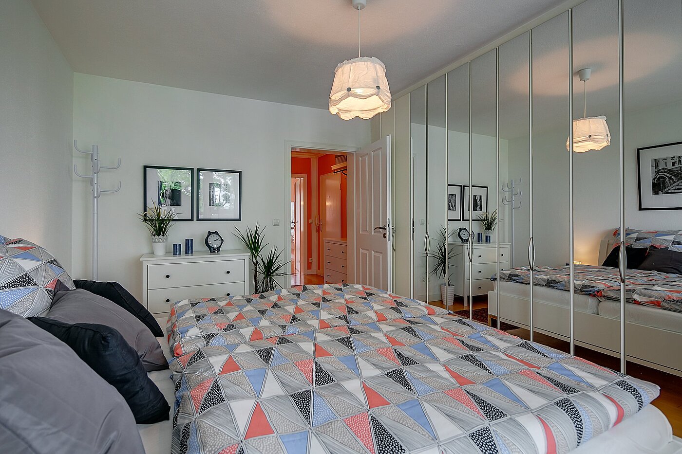 Квартира в многоэтажно доме с 2 комнатами | München-Allach | 1903ML6 | .. Spiegelschrank