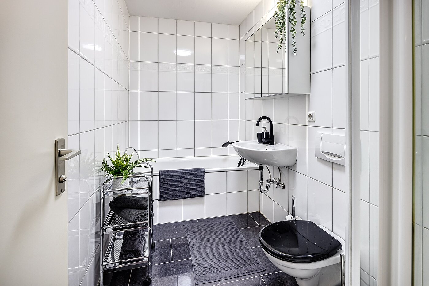 Квартира в многоэтажно доме с 1.5 комнатами | München-Au | 2112ML2 | Bad mit Badewanne...