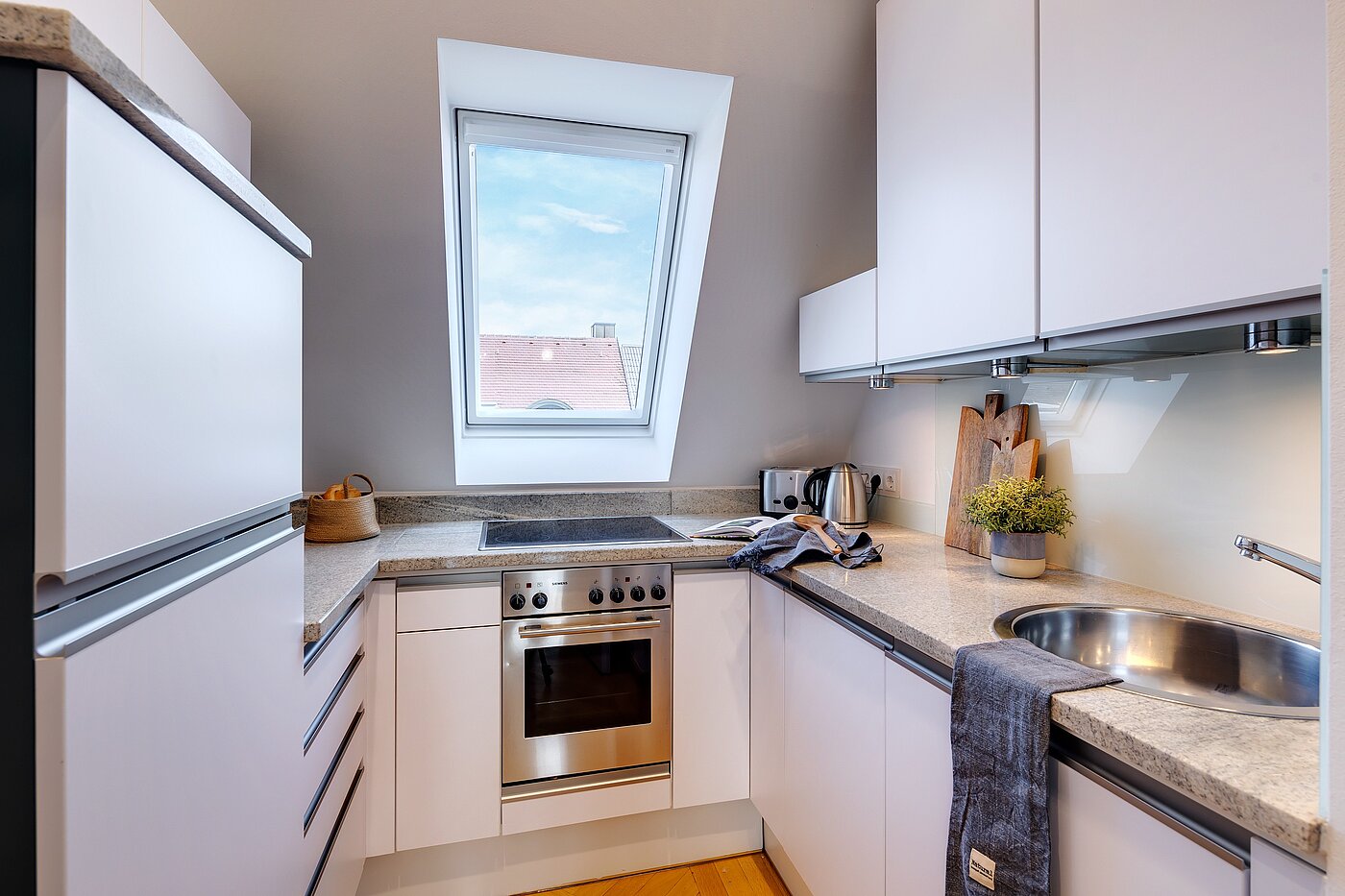 Квартира в многоэтажно доме с 2 комнатами | München-Schwabing | 2208ML2 | Geschmackvolle Einbauküche...