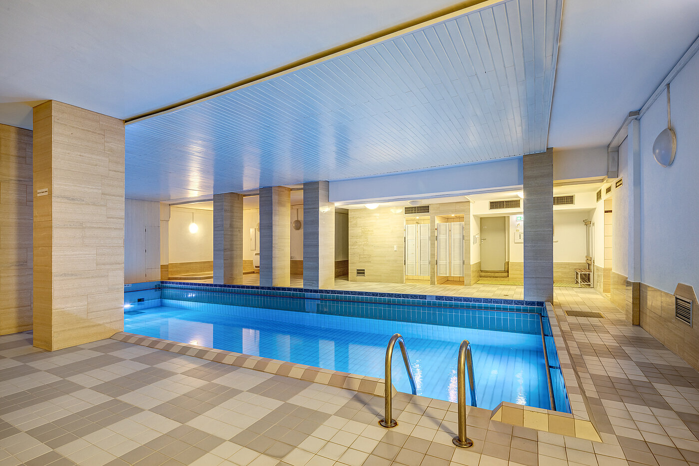 Плоский с 2 комнатами | München-Schwabing | 70394 | Schwimmbad