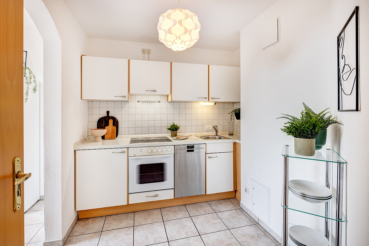 Квартира в многоэтажно доме с 2 комнатами | Unterschleißheim | 70138 | ...Küche mit Einbauküche