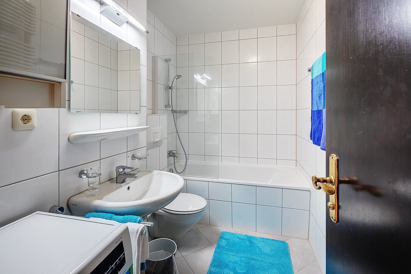Квартира в многоэтажно доме с 2 комнатами | München-Schwabing | 2205ML62 | Bad mit Wanne...