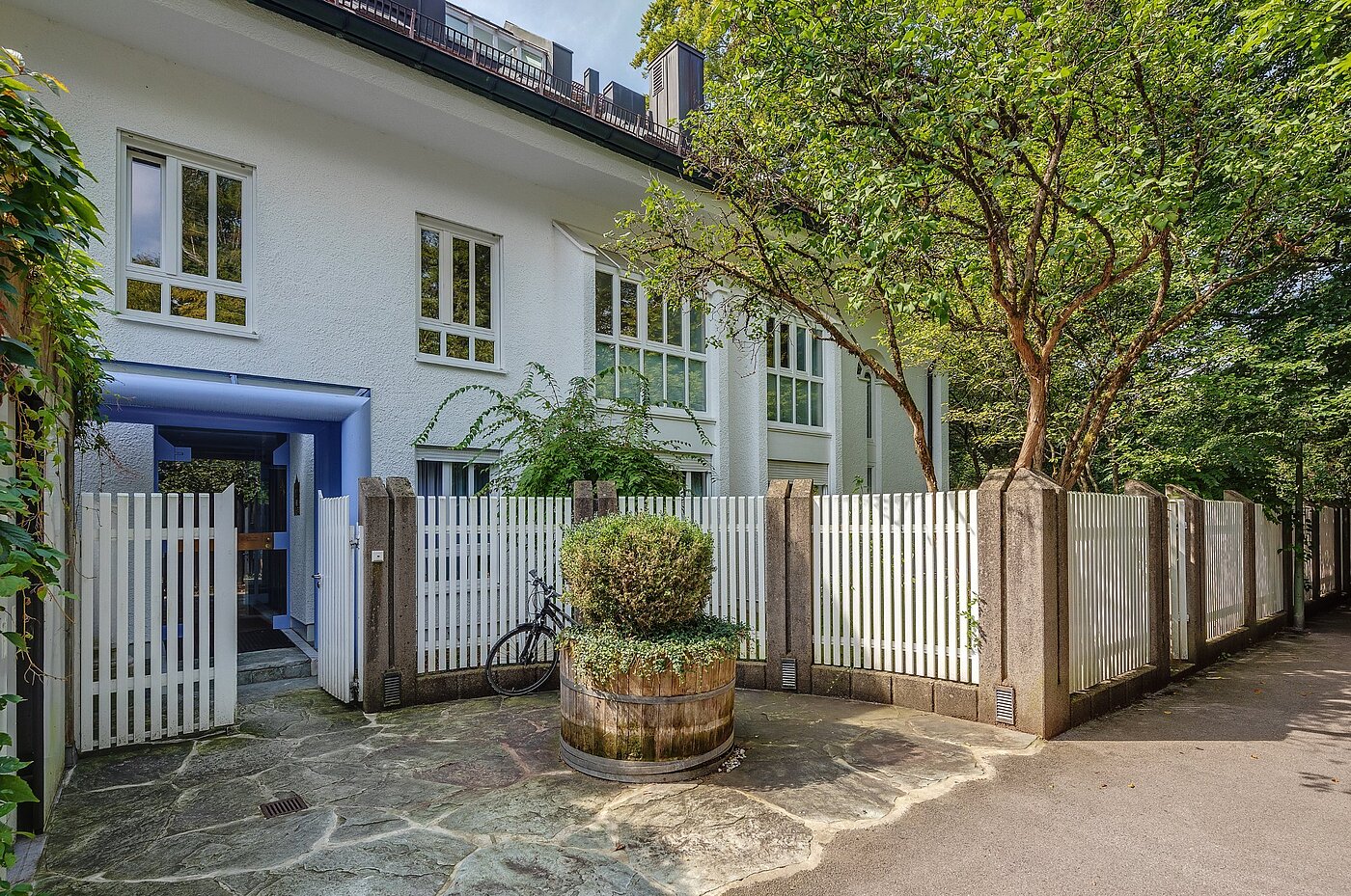 Квартира в многоэтажно доме с 3 комнатами | München-Harlaching | 1908ML6 | Hauseingang