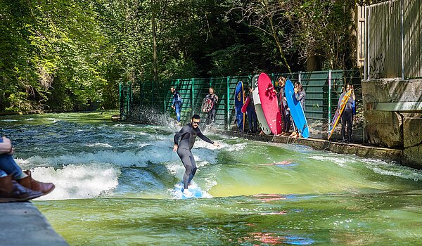 Дуплекс с 3 комнатами | München-Lehel | 2209ML5 | ...mit Eisbachwelle