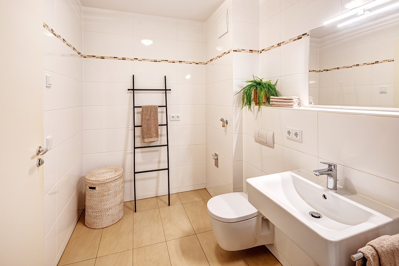 Квартира в многоэтажно доме с 2 комнатами | München-Thalkirchen | 70493 | Geräumiges...