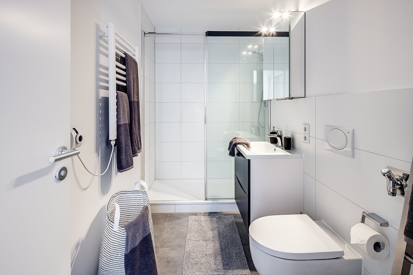 Квартира в многоэтажно доме с 2 комнатами | München-Thalkirchen | 2107ML2 | ...mit Doppelduschkabine...