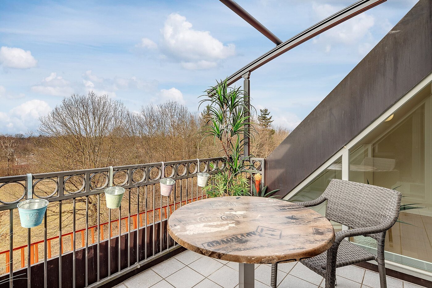 Квартира в многоэтажно доме с 2.5 комнатами | München-Moosach | 2012ML4 | Westbalkon in absoluter Ruhe