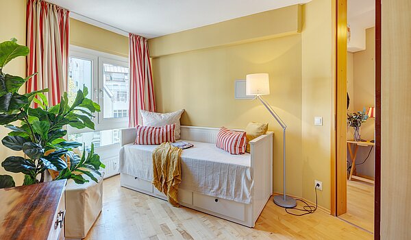 Квартира в многоэтажно доме с 1.5 комнатами | München-Maxvorstadt | 70480 | Schlafzimmer