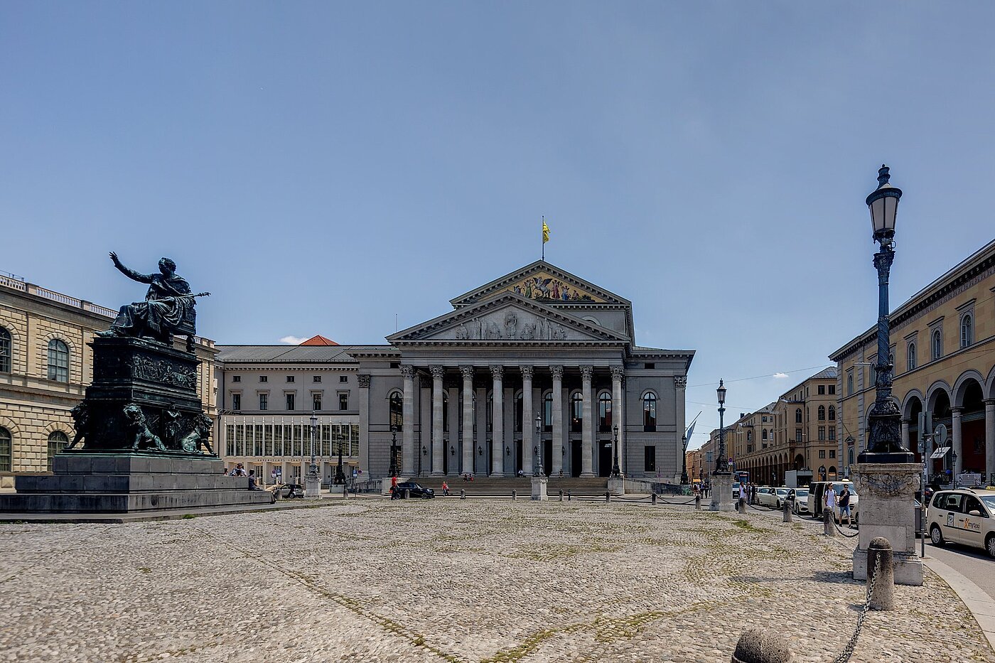Высокий первый этаж с 2 комнатами | München-Lehel | 2012ML1 | ...Odeonsplatz um die Ecke