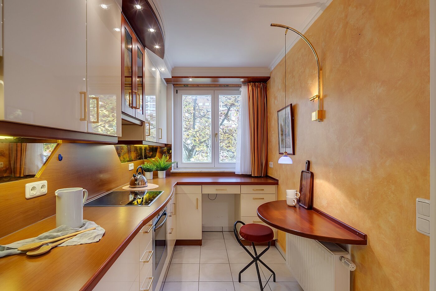 Квартира в многоэтажно доме с 2 комнатами | München-Sendling | 2010ML1 | ...Zugang zur Küche...