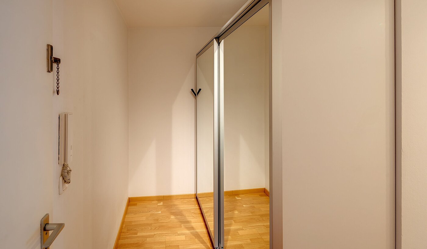 Квартира в многоэтажно доме с 1 комнатная | München-Isarvorstadt | 2110ML3 | ...Einbauschrank