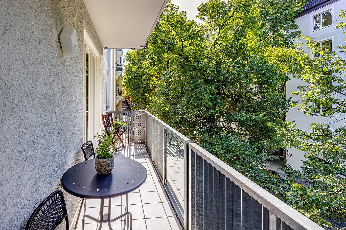 Квартира в многоэтажно доме с 3 комнатами | München-Schwabing | 2212ML1 | ...einladendem Balkon.