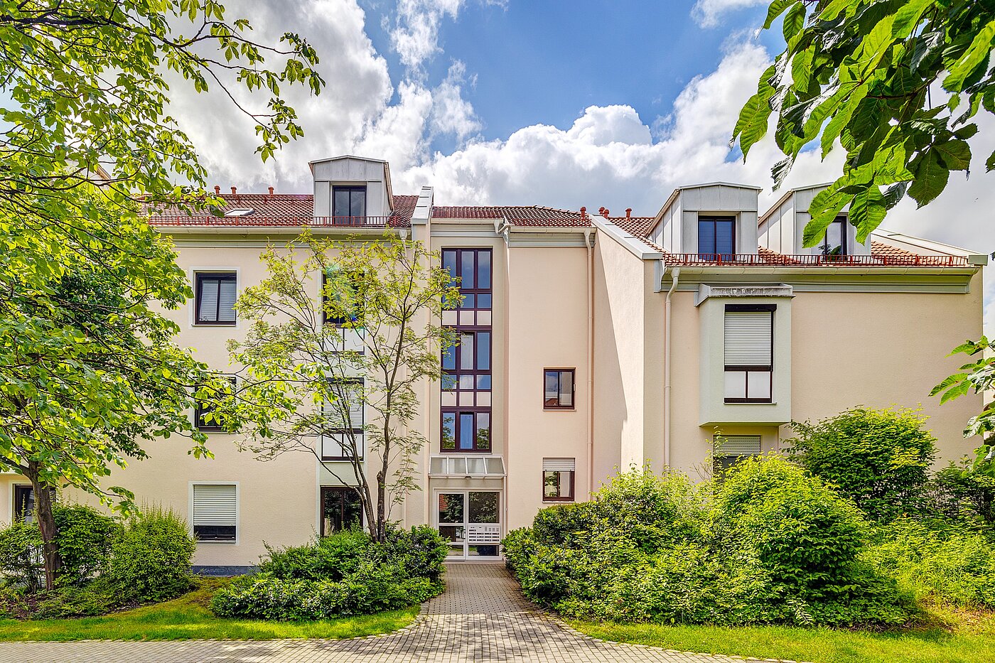 Квартира в многоэтажно доме с 2 комнатами | Germering | 70029 | Gepflegtes...