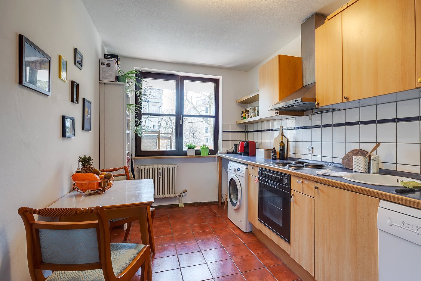 Квартира в многоэтажно доме с 2 комнатами | München-Neuhausen | 2003ML5 | Wohn- mit Einbauküche