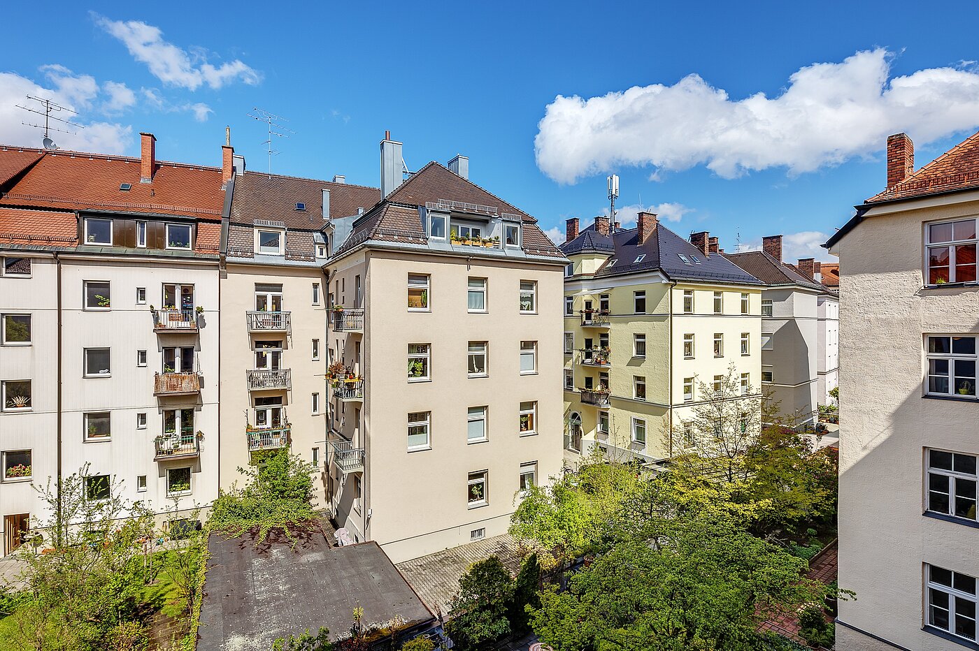 Квартира в многоэтажно доме с 1.5 комнатами | München-Schwanthalerhöhe | 2211ML8 | Aussicht vom Balkon