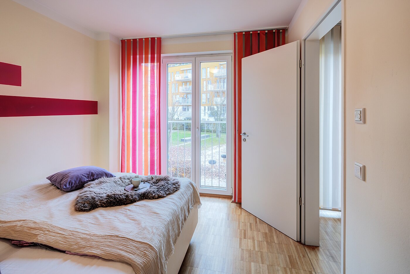 Квартира в многоэтажно доме с 2 комнатами | München-Schwabing | 703161 | Blick zum Fenster
