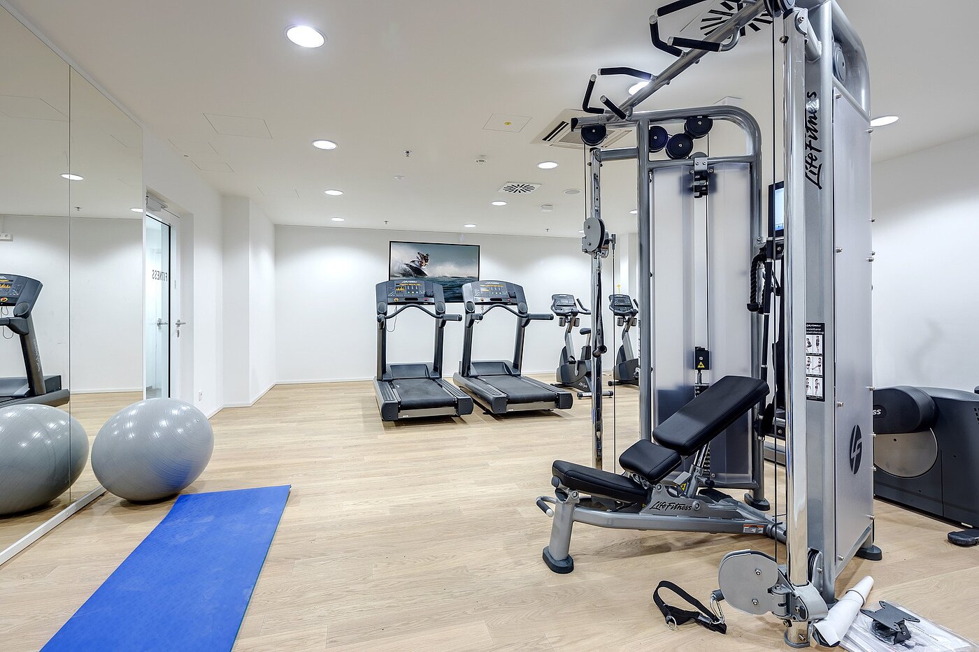 Apartment с 1.5 комнатами | München-Neuhausen | 703131 | Fitnessbereich