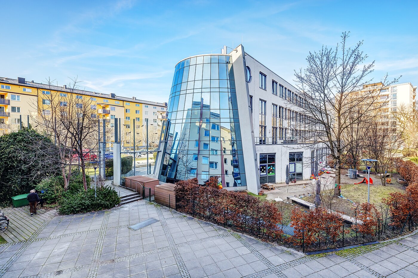 Квартира в многоэтажно доме с 3 комнатами | München-Bogenhausen | 2112ML3 | Nachbarschaft