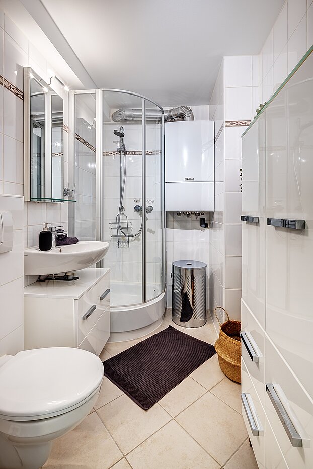 Мансардная квартира с 2 комнатами | München-Au | 2209ML3 | Hell gefliestes Bad mit Dusche