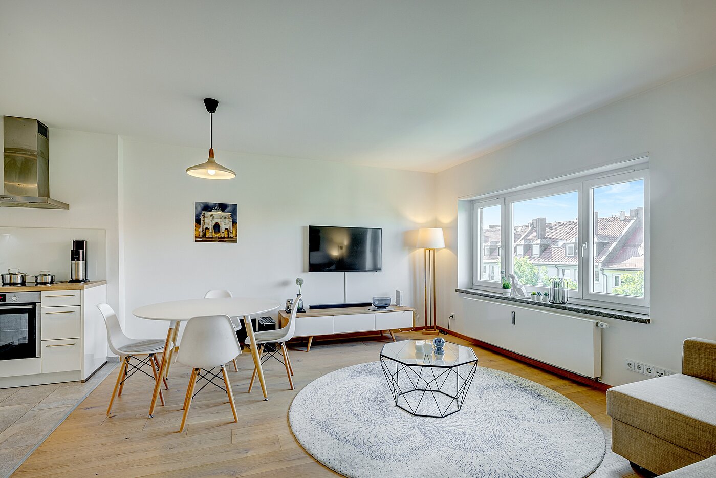 Apartment с 1 комнатная | München-Schwabing | 70198 | Gemütlicher Essbereich