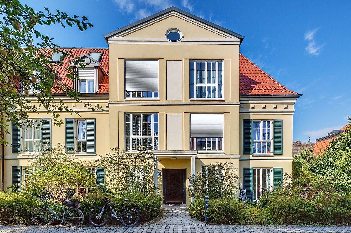 Квартира в многоэтажно доме с 3 комнатами | München-Solln | 1809D8 | Hauseingang