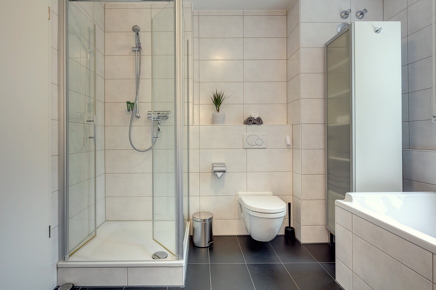 Квартира в многоэтажно доме с 4 комнатами | München-Forstenried | 2209ML6 | ...und Dusche