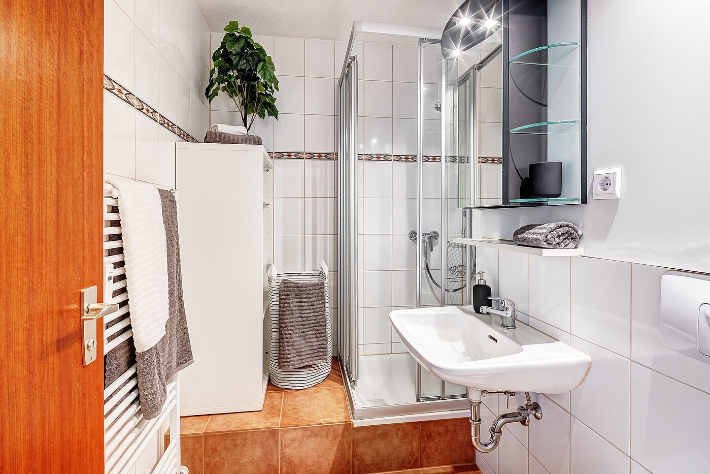 Квартира в многоэтажно доме с 1 комнатная | München-Laim | 2107ML8 | Bad mit Dusche...