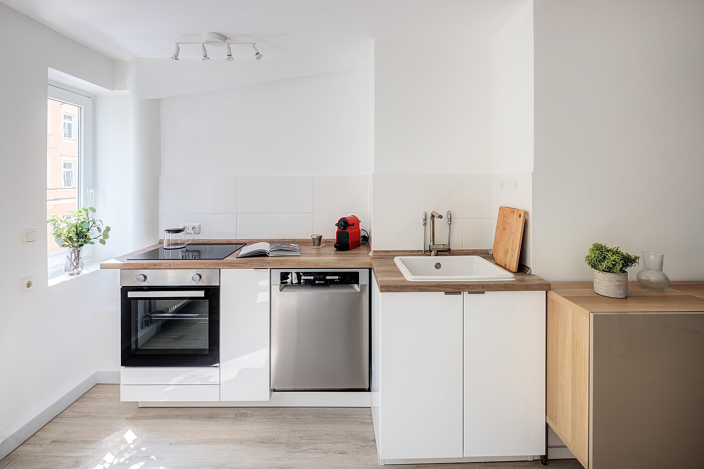 Квартира в многоэтажно доме с 2 комнатами | München-Sendling | 70220 | Küchenzeile