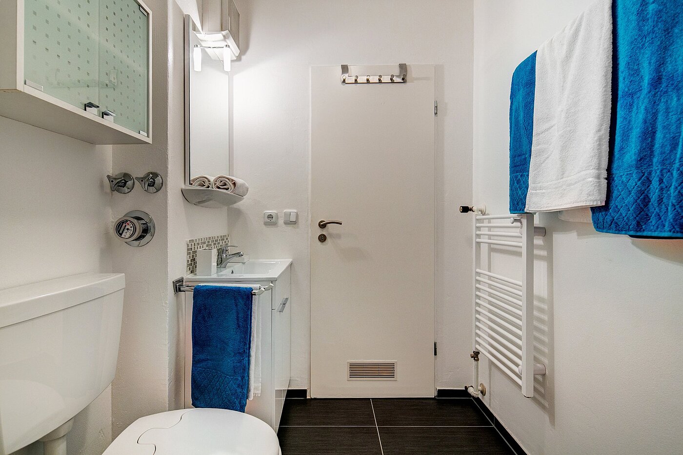 Высокий первый этаж с 2 комнатами | München-Sendling-Westpark | 2001ML1 | Modernes, hell gefliestes...