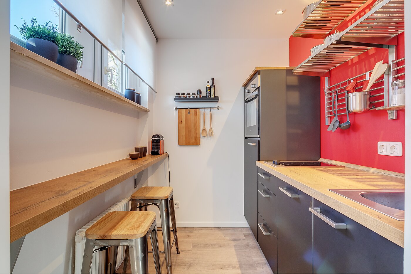 Плоский с 2 комнатами | München-Moosach | 70462 | Barhocker
