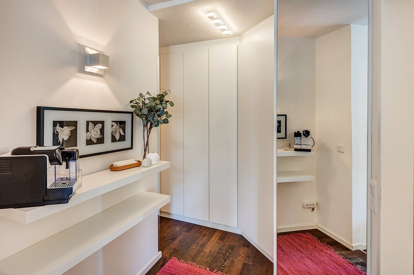 Квартира в многоэтажно доме с 1 комнатная | München-Freimann | 2105ML4 | Flur mit großem Einbauschrank