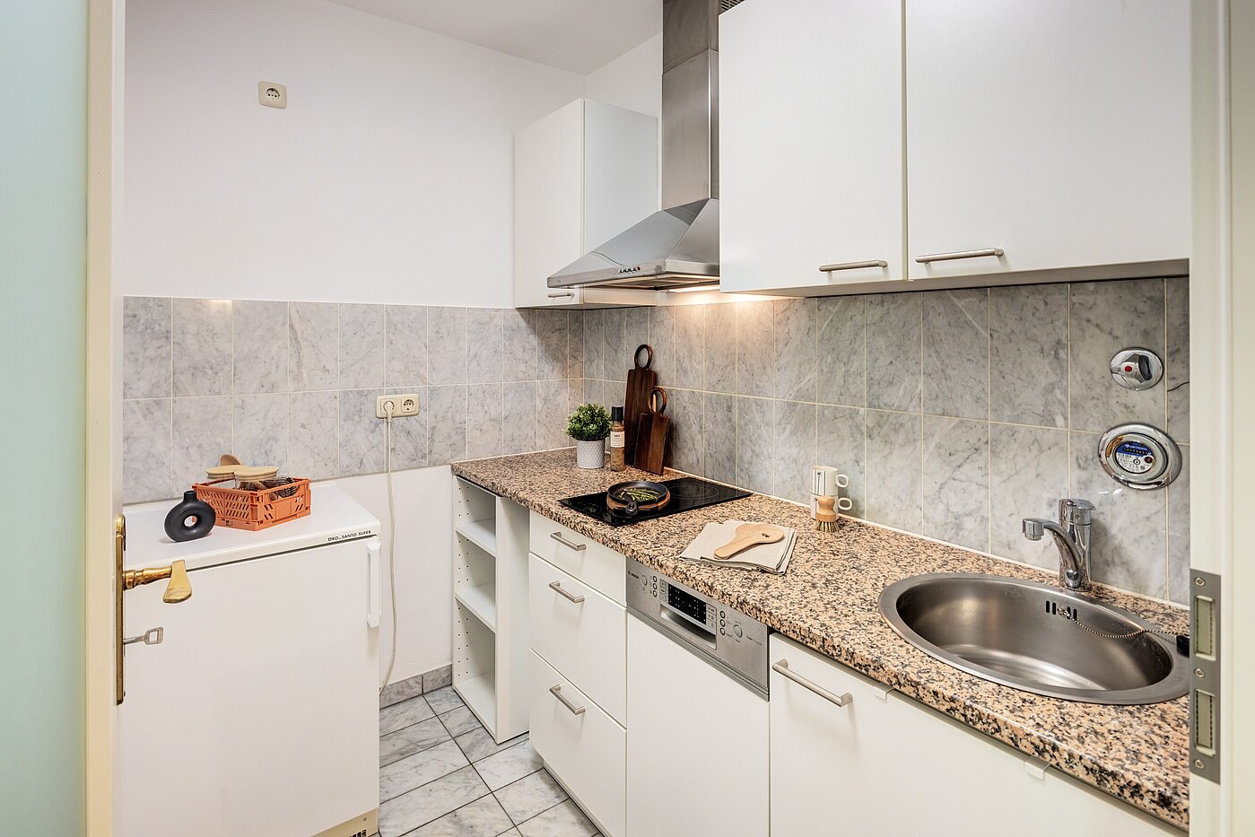 Квартира в многоэтажно доме с 1 комнатная | München-Schwabing | 70249 | ...Küche mit...