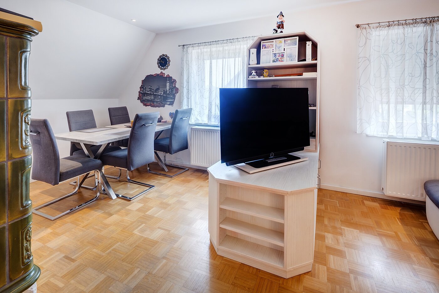 Особняк с 8 комнатами | 70229 | ...mit Platz zum Essen...