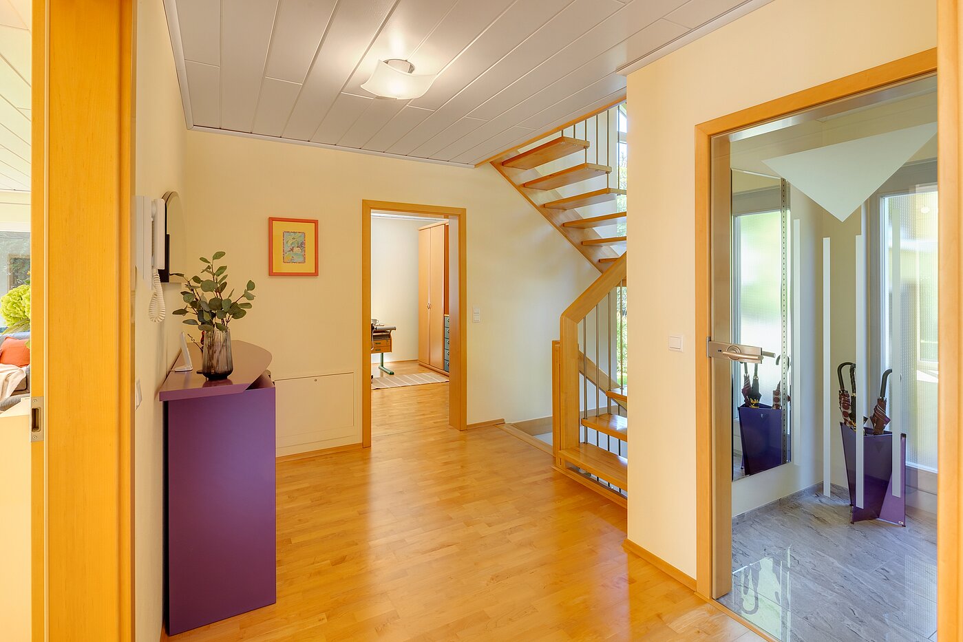 Особняк с 5 комнатами | Icking | 70438 | Foyer mit Treppe