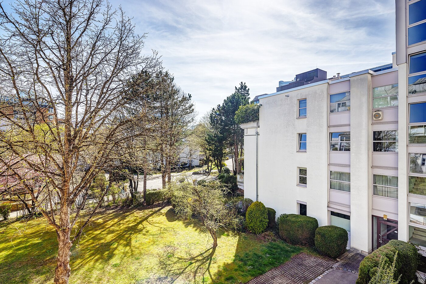 Квартира в многоэтажно доме с 1.5 комнатами | München-Bogenhausen | 2203ML2 | ...begrünten Innenhof