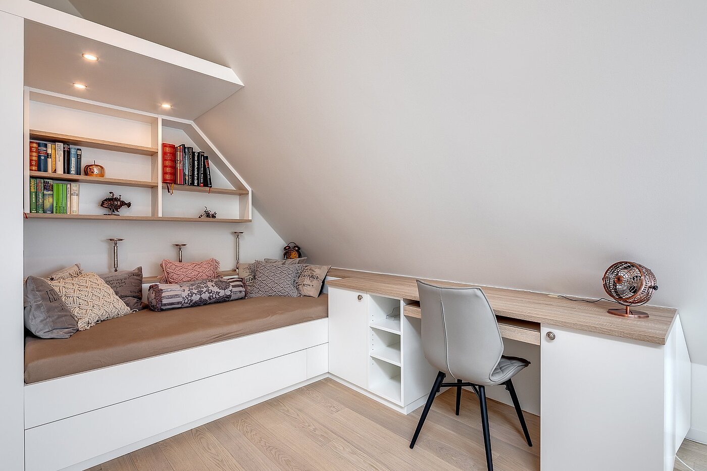 Квартира в многоэтажно доме с 2.5 комнатами | München-Moosach | 2012ML4 | Idealer Homeoffice-Platz