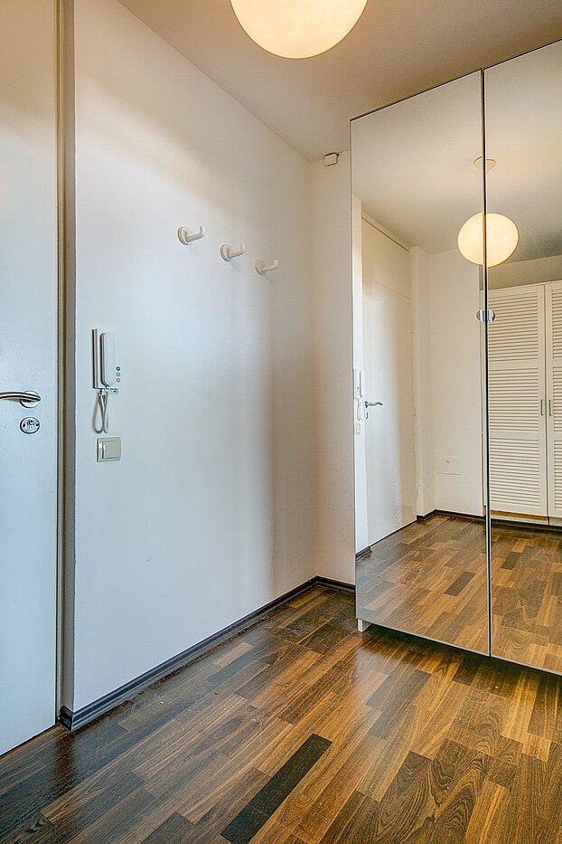 Квартира в многоэтажно доме с 1 комнатная | München-Schwabing | 70079 | Flur...