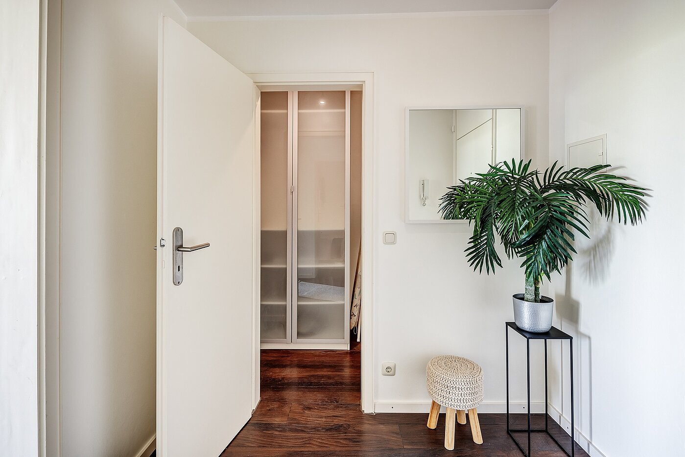 Квартира в многоэтажно доме с 2 комнатами | München-Bogenhausen | 2206ML3 | Geräumige Diele