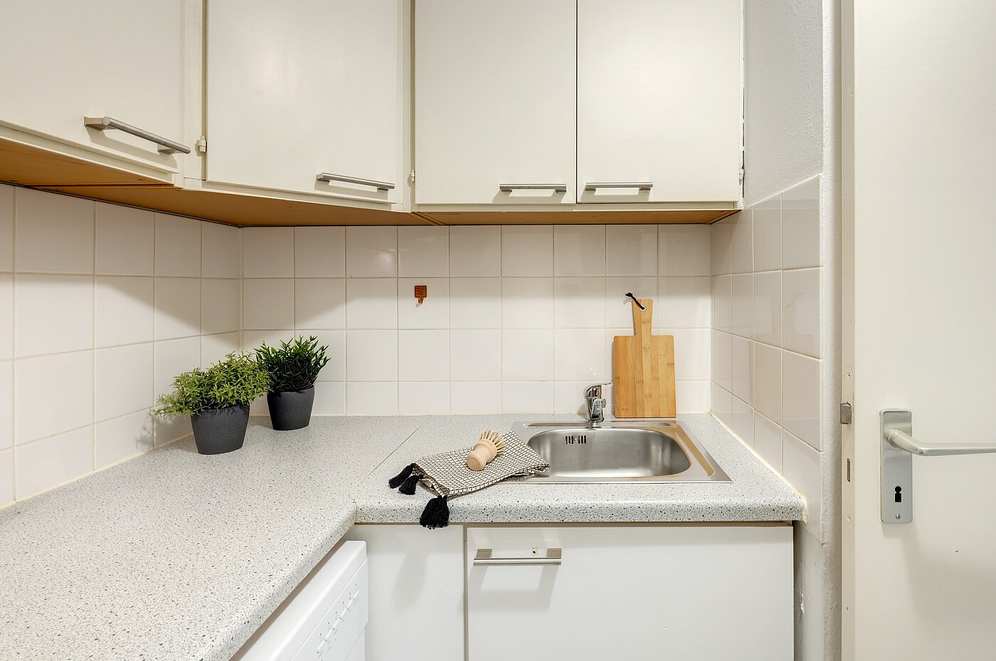 Квартира в многоэтажно доме с 2 комнатами | München-Sendling-Westpark | 2204ML2 | Kompakte Küche...