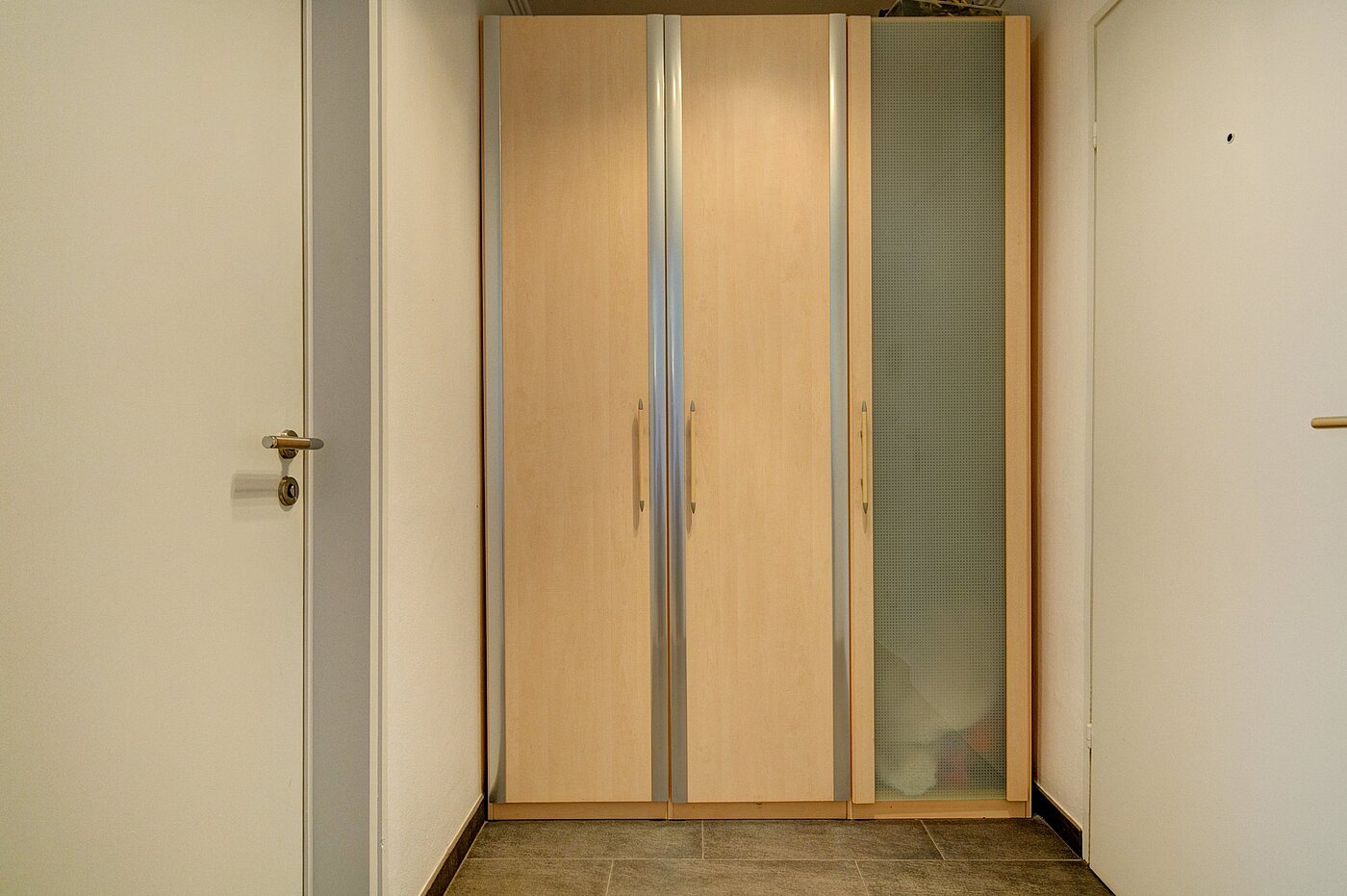 Квартира в многоэтажно доме с 1 комнатная | München-Au | 1802ML9 | ..Kleiderschrank