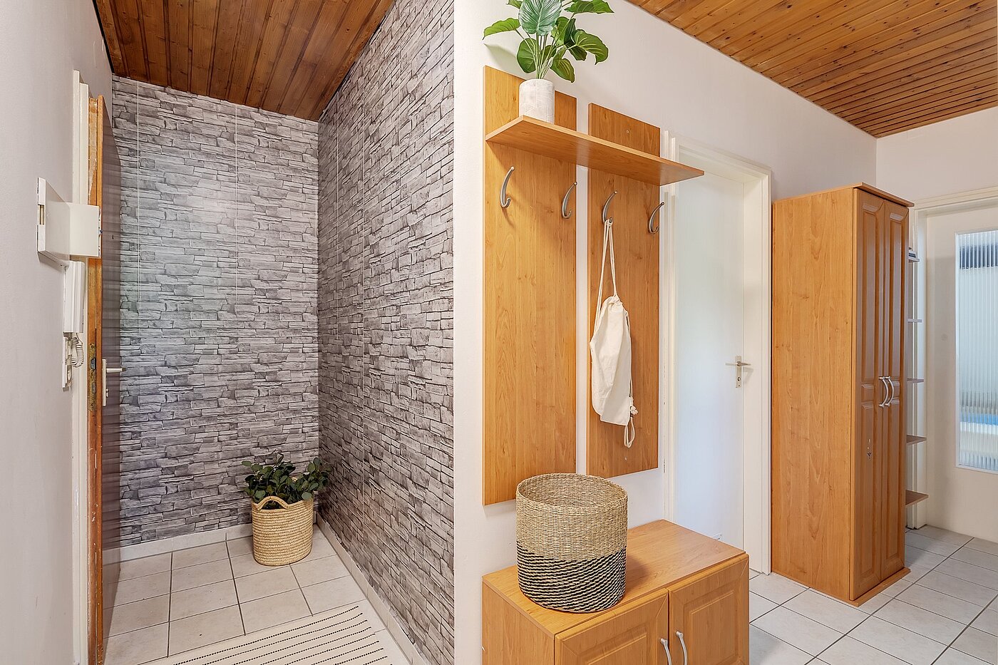 Квартира в многоэтажно доме с 2 комнатами | München-Perlach | 1904ML5 | geräumiger Flur