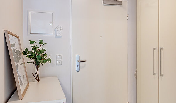 Квартира в многоэтажно доме с 1 комнатная | München-Ramersdorf | 70416 | Flur Richtung Eingang