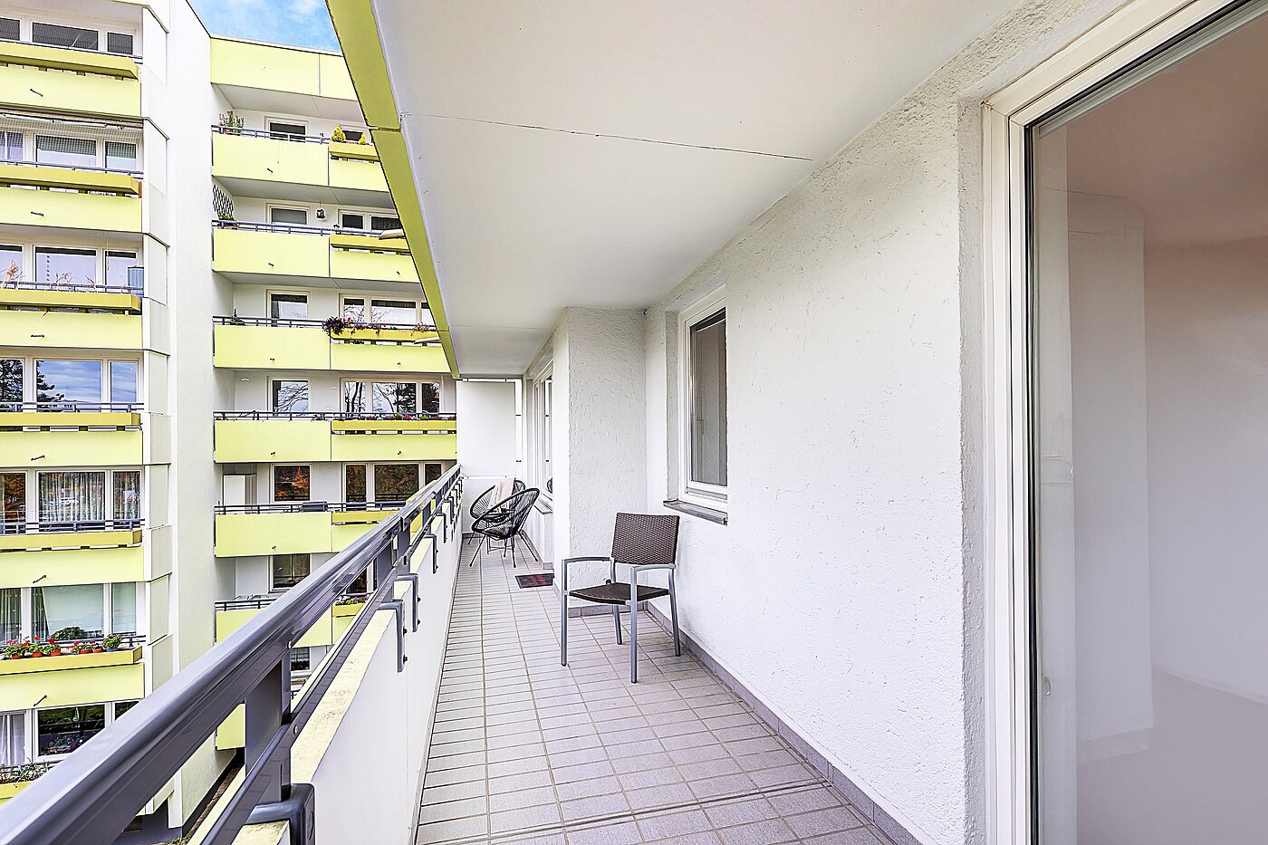Квартира в многоэтажно доме с 2 комнатами | München-Perlach | 70300 | ...