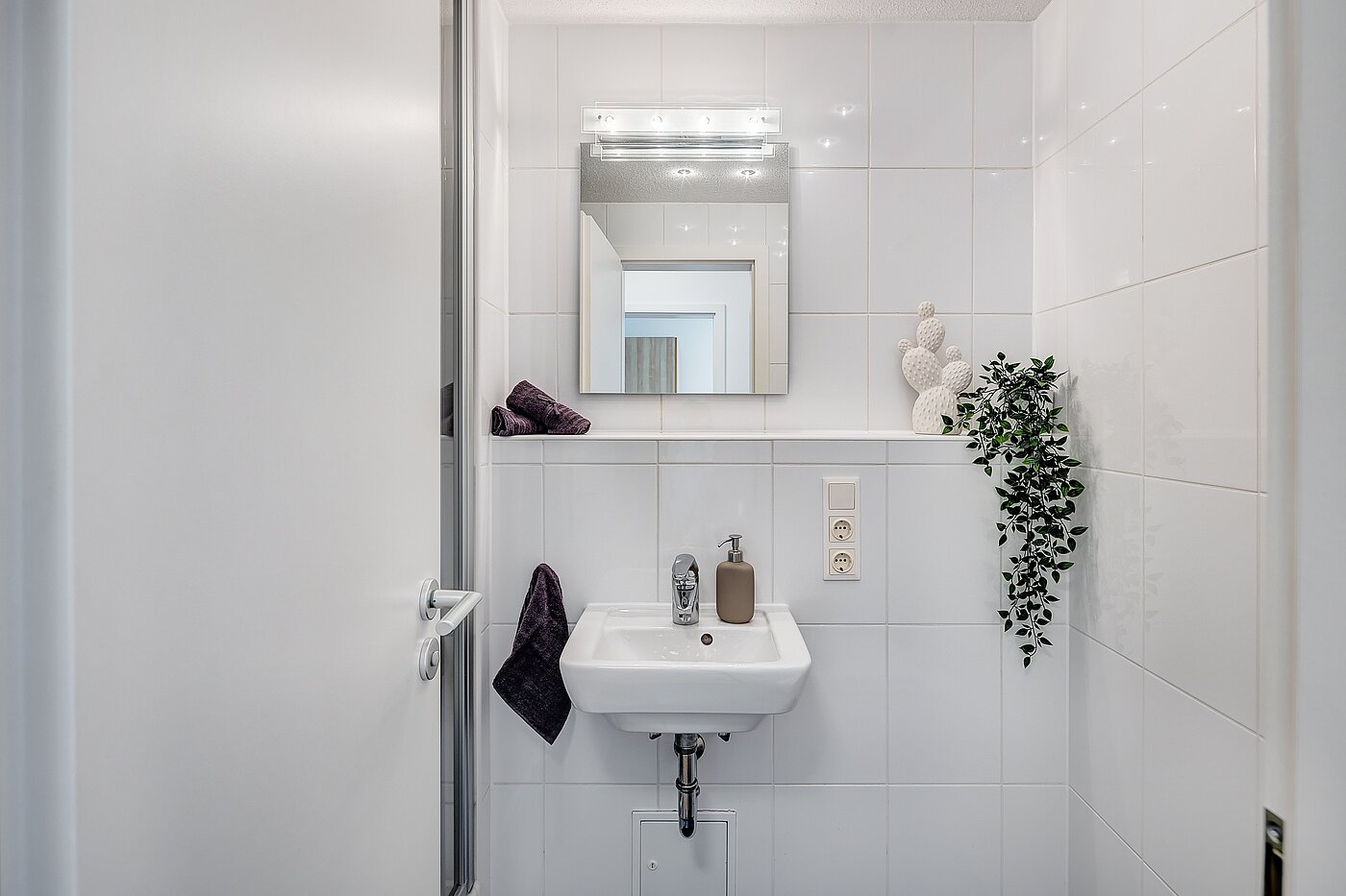 Квартира в многоэтажно доме с 3 комнатами | München-Laim | 2206ML2 | Bad Nr. 1 hat eine...