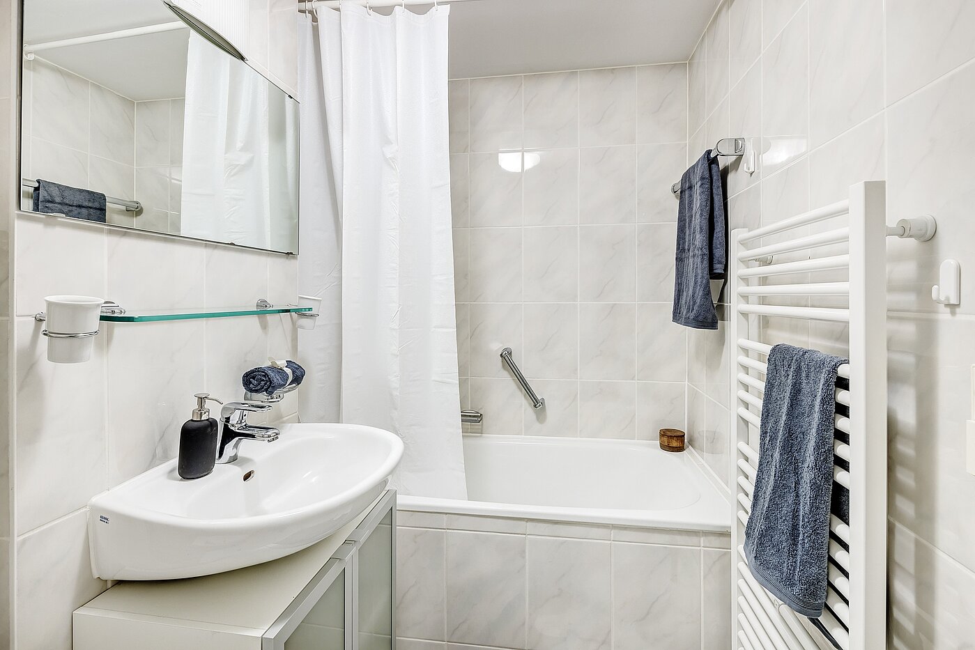 Квартира в многоэтажно доме с 1.5 комнатами | München-Schwabing | 2205ML81 | Bad mit Wanne...